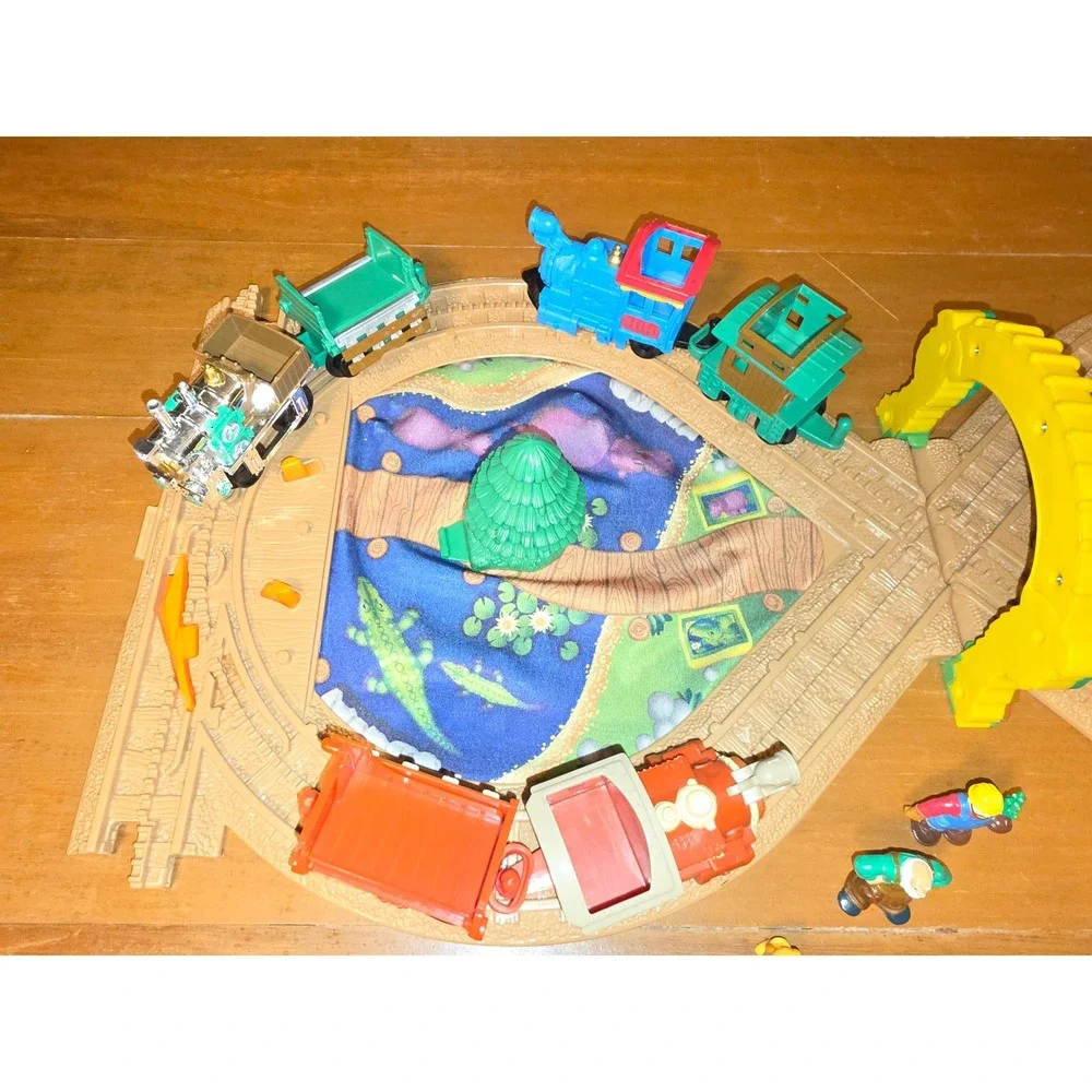 Fisher-Price GeoTrax Zoo Train Set Folding Track Engines Figures Lion Safari